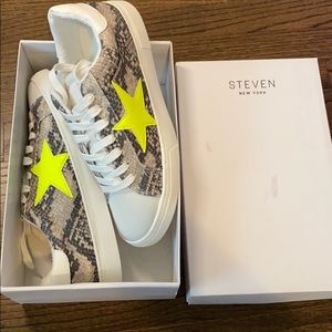 Steven New York sneakers